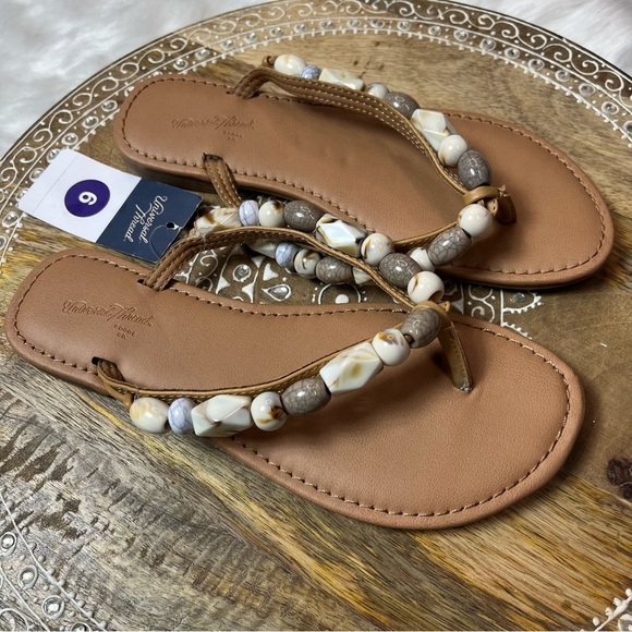 NWT New Decoratived Stoned Flip Flops - Picture 3 of 12